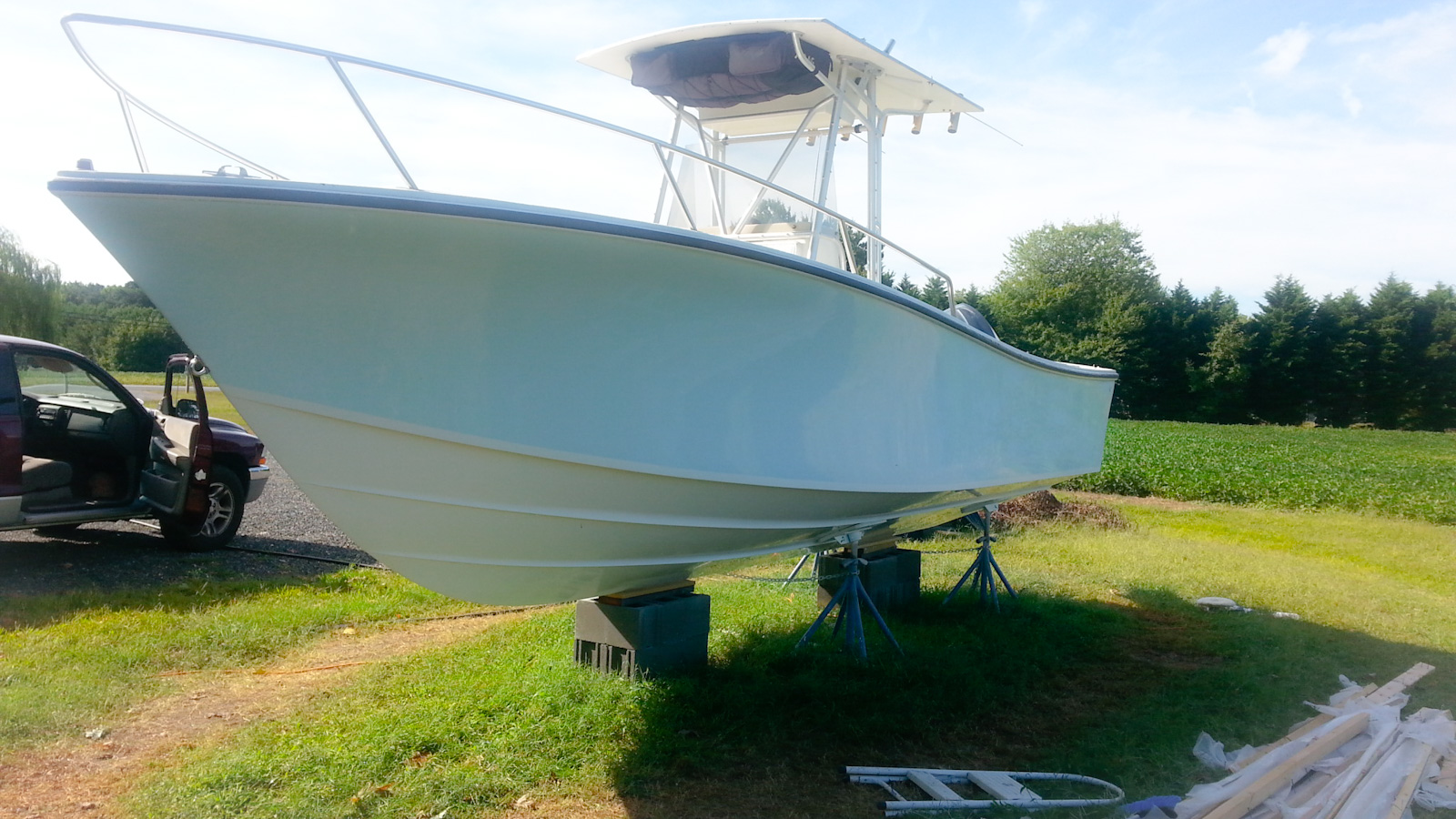 Fiberglass and gelcoat boat repair